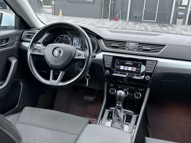 Белый Шкода Суперб, объемом двигателя 1.6 л и пробегом 171 тыс. км за 14000 $, фото 8 на Automoto.ua