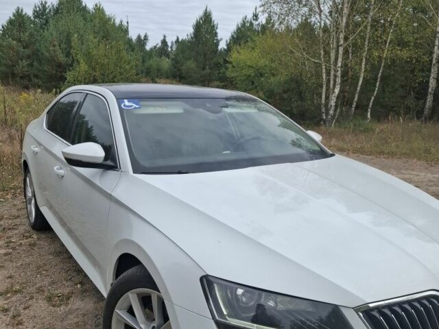 Білий Шкода Суперб, об'ємом двигуна 2 л та пробігом 206 тис. км за 21500 $, фото 7 на Automoto.ua