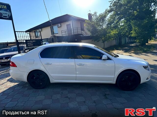 Белый Шкода Суперб, объемом двигателя 1.8 л и пробегом 275 тыс. км за 6899 $, фото 6 на Automoto.ua