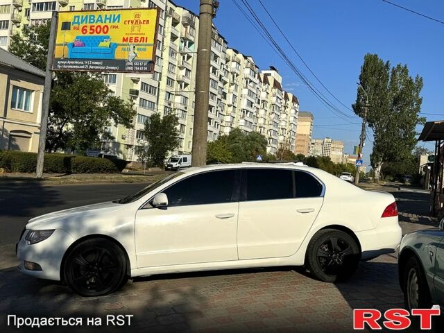Белый Шкода Суперб, объемом двигателя 1.8 л и пробегом 275 тыс. км за 6899 $, фото 7 на Automoto.ua
