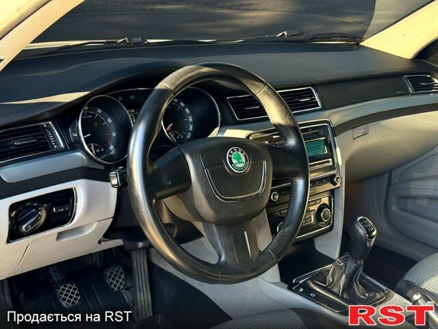 Белый Шкода Суперб, объемом двигателя 1.8 л и пробегом 275 тыс. км за 6899 $, фото 9 на Automoto.ua