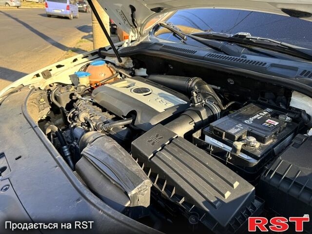 Белый Шкода Суперб, объемом двигателя 1.8 л и пробегом 275 тыс. км за 6899 $, фото 13 на Automoto.ua