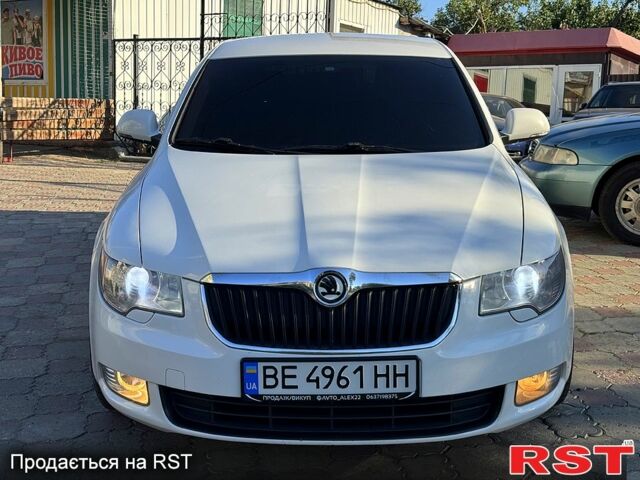 Белый Шкода Суперб, объемом двигателя 1.8 л и пробегом 275 тыс. км за 6899 $, фото 2 на Automoto.ua