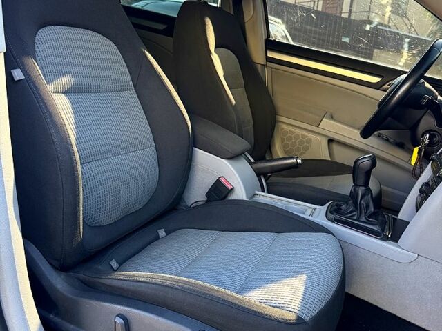 Белый Шкода Суперб, объемом двигателя 1.8 л и пробегом 275 тыс. км за 6899 $, фото 10 на Automoto.ua