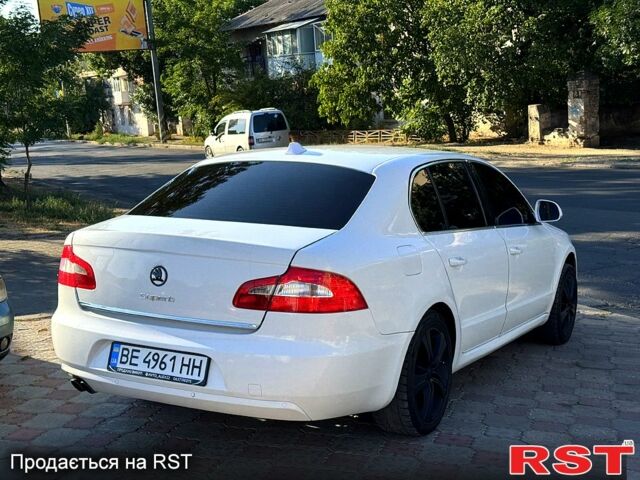 Белый Шкода Суперб, объемом двигателя 1.8 л и пробегом 275 тыс. км за 6899 $, фото 3 на Automoto.ua