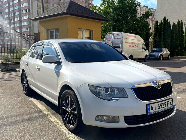 Білий Шкода Суперб, об'ємом двигуна 1.8 л та пробігом 283 тис. км за 7999 $, фото 1 на Automoto.ua