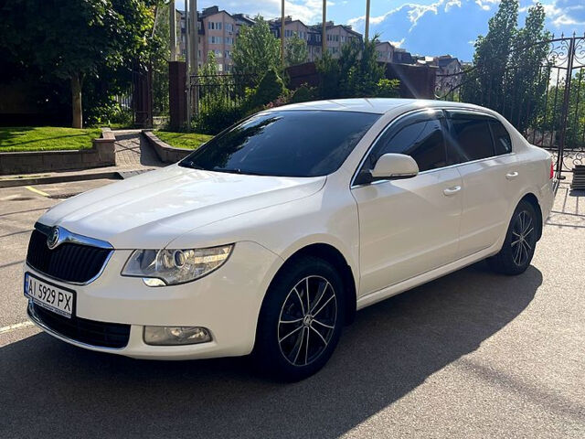 Білий Шкода Суперб, об'ємом двигуна 1.8 л та пробігом 283 тис. км за 7999 $, фото 2 на Automoto.ua