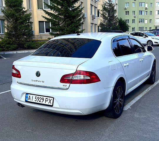 Білий Шкода Суперб, об'ємом двигуна 1.8 л та пробігом 283 тис. км за 7999 $, фото 5 на Automoto.ua
