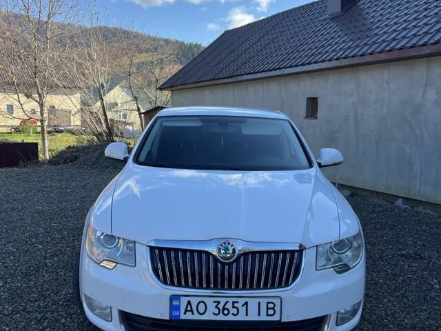 Белый Шкода Суперб, объемом двигателя 2 л и пробегом 317 тыс. км за 9800 $, фото 1 на Automoto.ua