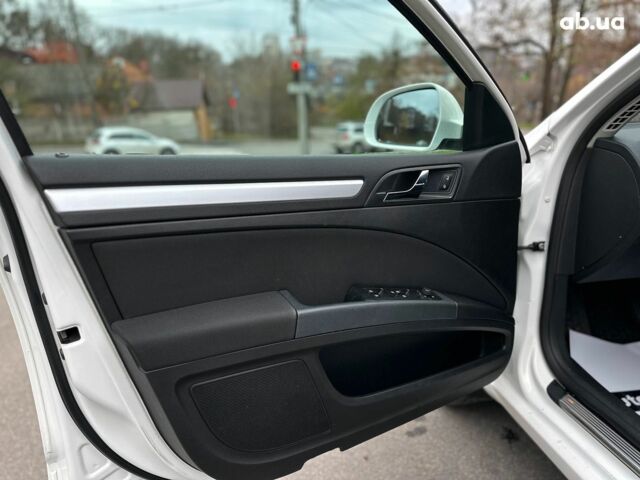 Белый Шкода Суперб, объемом двигателя 1.8 л и пробегом 230 тыс. км за 8190 $, фото 37 на Automoto.ua