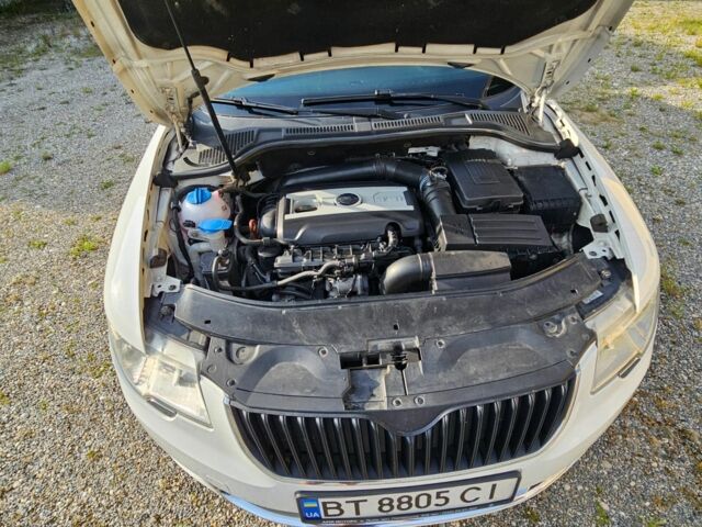 Белый Шкода Суперб, объемом двигателя 1.8 л и пробегом 316 тыс. км за 8700 $, фото 1 на Automoto.ua