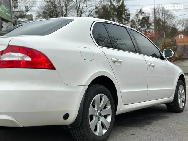 Белый Шкода Суперб, объемом двигателя 1.8 л и пробегом 230 тыс. км за 8190 $, фото 12 на Automoto.ua