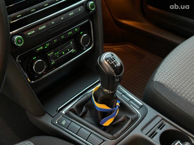 Белый Шкода Суперб, объемом двигателя 1.8 л и пробегом 109 тыс. км за 10990 $, фото 10 на Automoto.ua