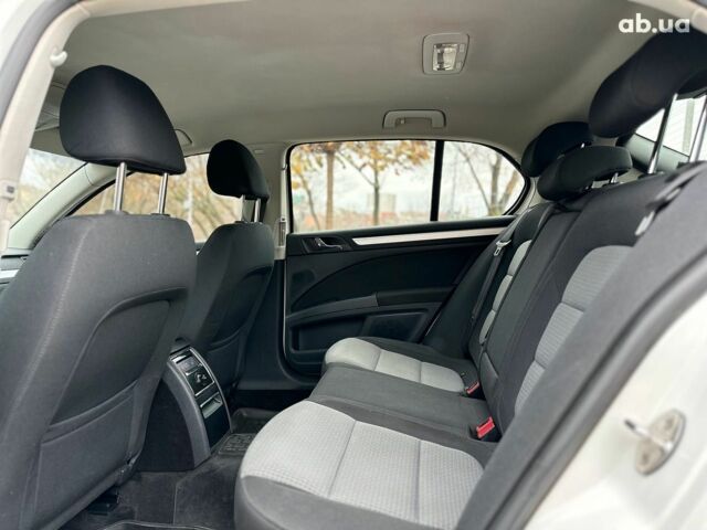 Белый Шкода Суперб, объемом двигателя 1.8 л и пробегом 230 тыс. км за 8190 $, фото 18 на Automoto.ua