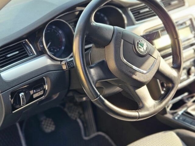 Белый Шкода Суперб, объемом двигателя 1.8 л и пробегом 316 тыс. км за 8700 $, фото 5 на Automoto.ua