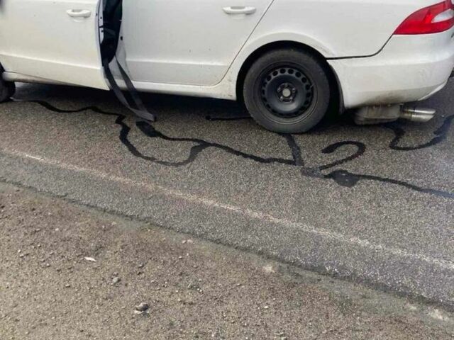 Белый Шкода Суперб, объемом двигателя 1.8 л и пробегом 170 тыс. км за 2200 $, фото 4 на Automoto.ua