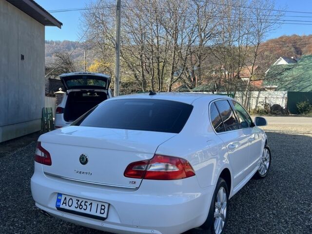 Белый Шкода Суперб, объемом двигателя 2 л и пробегом 317 тыс. км за 9800 $, фото 3 на Automoto.ua