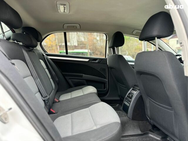 Белый Шкода Суперб, объемом двигателя 1.8 л и пробегом 230 тыс. км за 8190 $, фото 21 на Automoto.ua