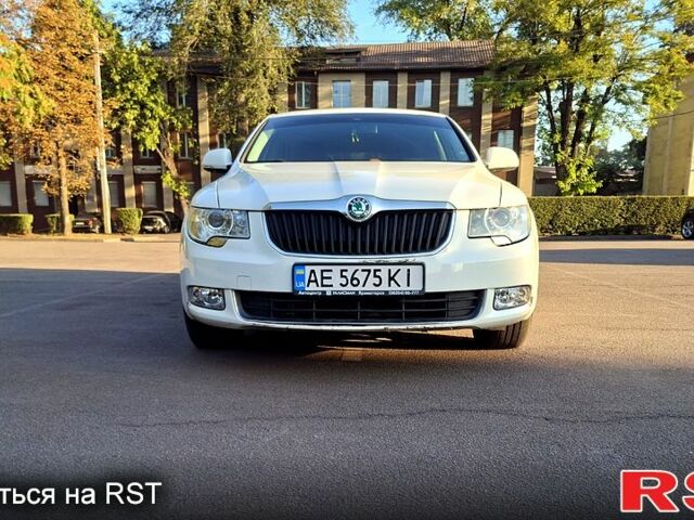 Білий Шкода Суперб, об'ємом двигуна 1.8 л та пробігом 179 тис. км за 9500 $, фото 1 на Automoto.ua
