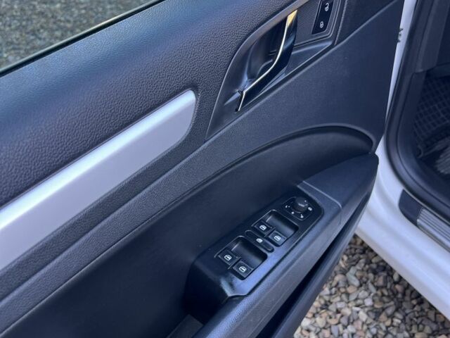 Белый Шкода Суперб, объемом двигателя 2 л и пробегом 317 тыс. км за 9800 $, фото 7 на Automoto.ua