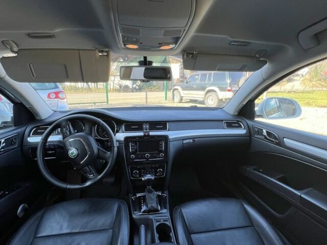 Белый Шкода Суперб, объемом двигателя 2 л и пробегом 317 тыс. км за 9800 $, фото 6 на Automoto.ua