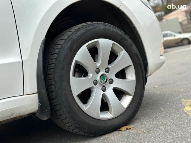 Белый Шкода Суперб, объемом двигателя 1.8 л и пробегом 230 тыс. км за 8190 $, фото 11 на Automoto.ua