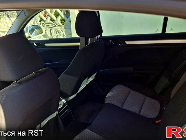 Білий Шкода Суперб, об'ємом двигуна 1.8 л та пробігом 179 тис. км за 9500 $, фото 4 на Automoto.ua