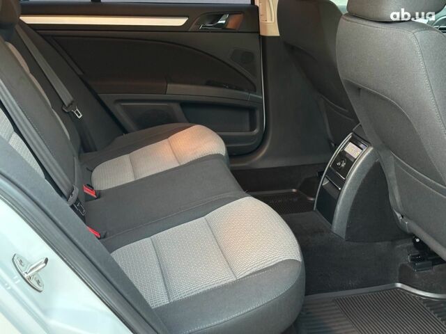 Белый Шкода Суперб, объемом двигателя 1.8 л и пробегом 109 тыс. км за 10990 $, фото 13 на Automoto.ua