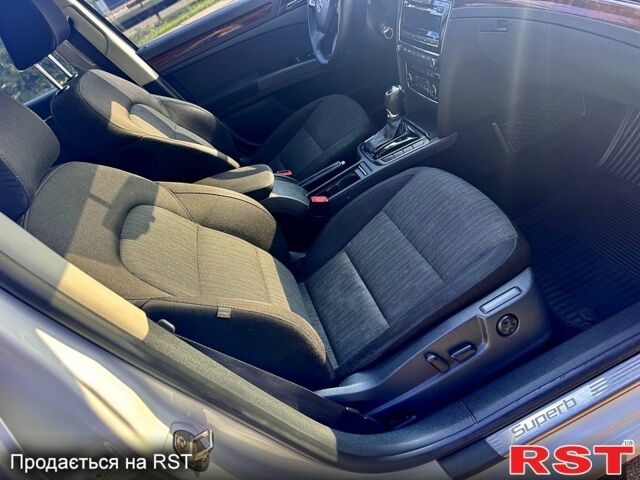 Шкода Суперб 2013 у Кривому Розі на Automoto.ua Білий Шкода Суперб, об'ємом двигуна 1.8 л та пробігом 179 тис. км за 9450 $, фото 10 на Automoto.ua