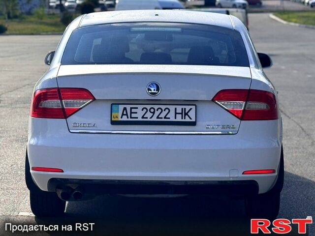 Шкода Суперб 2013 у Кривому Розі на Automoto.ua Білий Шкода Суперб, об'ємом двигуна 1.8 л та пробігом 179 тис. км за 9450 $, фото 5 на Automoto.ua