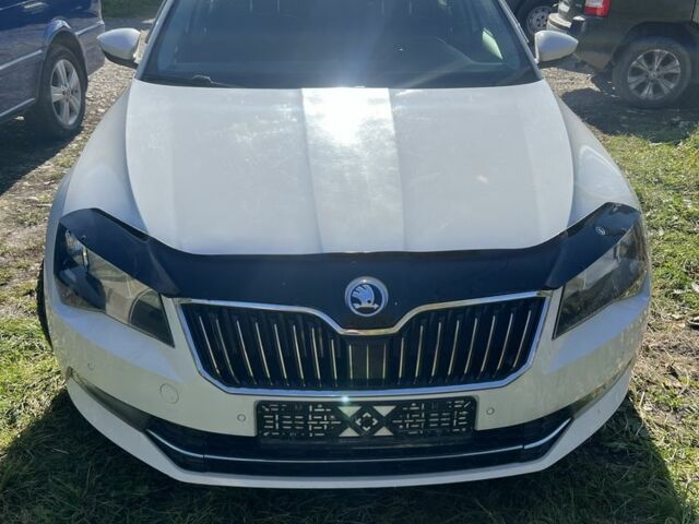 Белый Шкода Суперб, объемом двигателя 1.8 л и пробегом 280 тыс. км за 5500 $, фото 1 на Automoto.ua