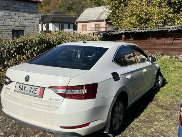 Белый Шкода Суперб, объемом двигателя 1.8 л и пробегом 280 тыс. км за 5500 $, фото 3 на Automoto.ua
