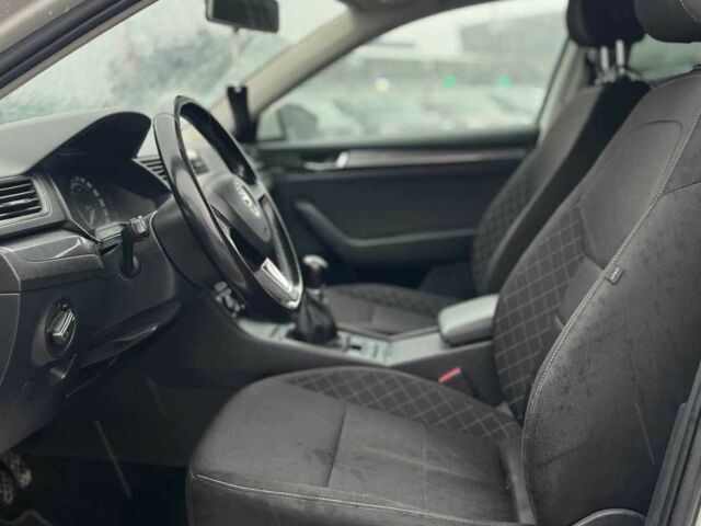 Белый Шкода Суперб, объемом двигателя 0 л и пробегом 197 тыс. км за 14999 $, фото 8 на Automoto.ua