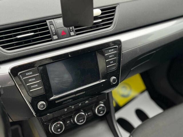 Белый Шкода Суперб, объемом двигателя 0 л и пробегом 197 тыс. км за 14999 $, фото 11 на Automoto.ua