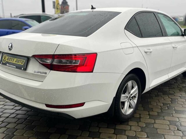 Белый Шкода Суперб, объемом двигателя 0 л и пробегом 197 тыс. км за 14999 $, фото 4 на Automoto.ua