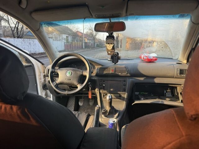 Белый Шкода Суперб, объемом двигателя 1.9 л и пробегом 349 тыс. км за 1372 $, фото 6 на Automoto.ua