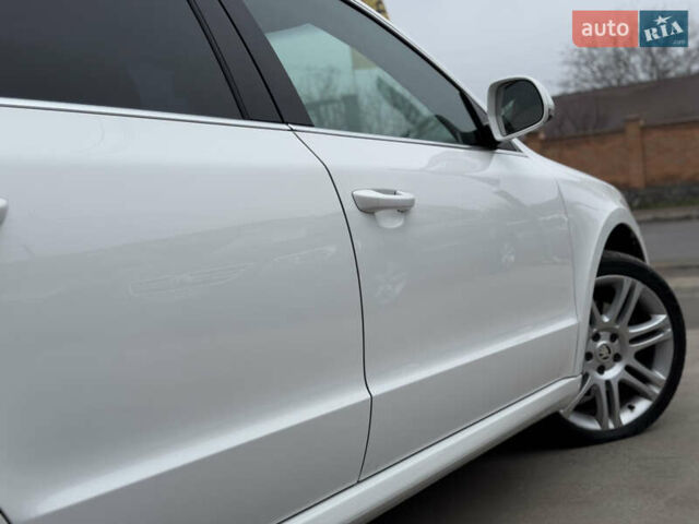 Белый Шкода Суперб, объемом двигателя 2 л и пробегом 304 тыс. км за 7999 $, фото 17 на Automoto.ua
