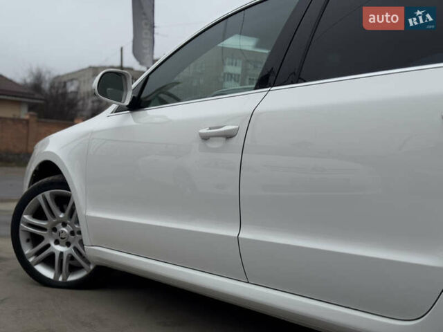 Белый Шкода Суперб, объемом двигателя 2 л и пробегом 304 тыс. км за 7999 $, фото 15 на Automoto.ua
