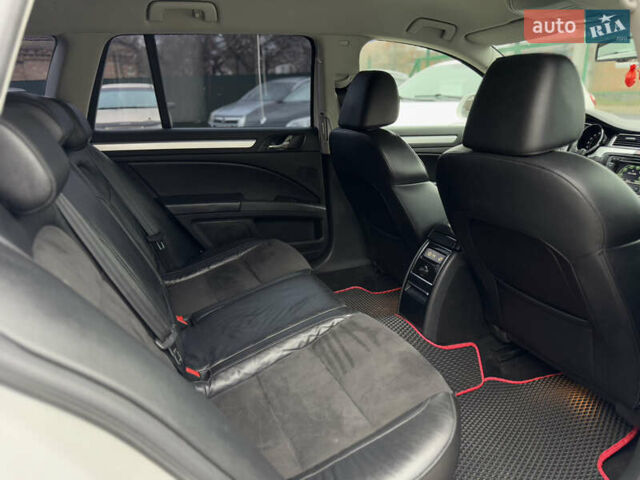 Белый Шкода Суперб, объемом двигателя 2 л и пробегом 304 тыс. км за 7999 $, фото 32 на Automoto.ua