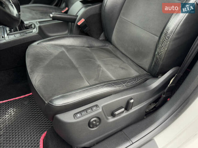 Белый Шкода Суперб, объемом двигателя 2 л и пробегом 304 тыс. км за 7999 $, фото 26 на Automoto.ua