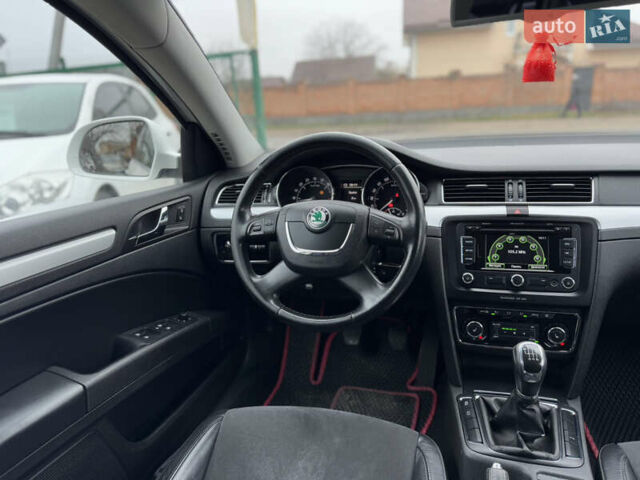 Белый Шкода Суперб, объемом двигателя 2 л и пробегом 304 тыс. км за 7999 $, фото 18 на Automoto.ua