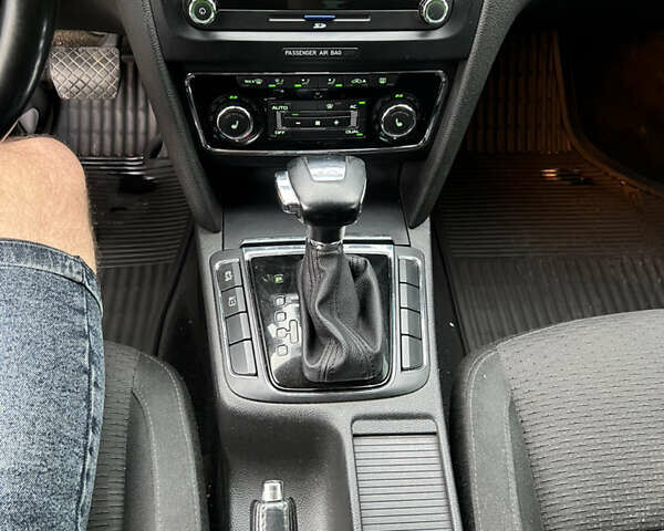Белый Шкода Суперб, объемом двигателя 1.97 л и пробегом 311 тыс. км за 9800 $, фото 56 на Automoto.ua