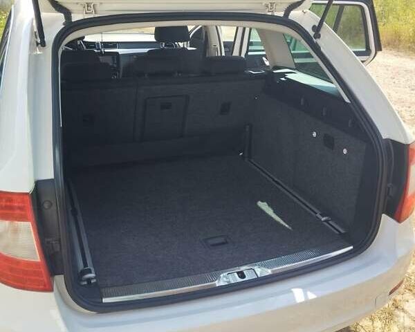 Білий Шкода Суперб, об'ємом двигуна 2 л та пробігом 259 тис. км за 10200 $, фото 15 на Automoto.ua