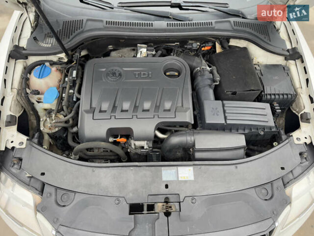 Белый Шкода Суперб, объемом двигателя 2 л и пробегом 304 тыс. км за 7999 $, фото 39 на Automoto.ua