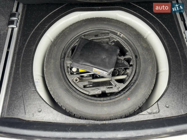 Белый Шкода Суперб, объемом двигателя 2 л и пробегом 304 тыс. км за 7999 $, фото 38 на Automoto.ua