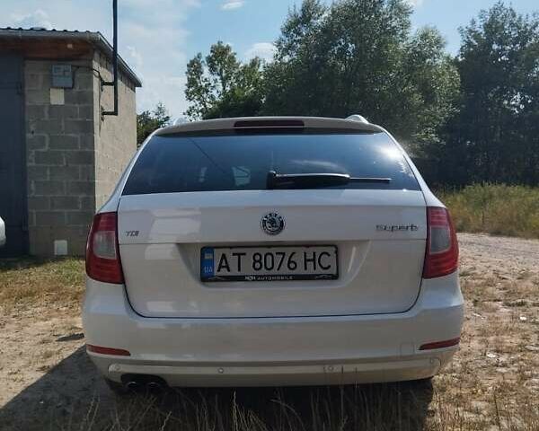 Білий Шкода Суперб, об'ємом двигуна 2 л та пробігом 259 тис. км за 10200 $, фото 3 на Automoto.ua