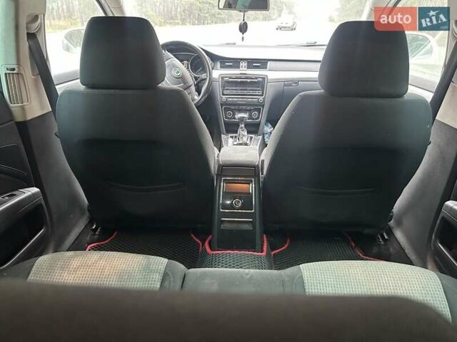 Белый Шкода Суперб, объемом двигателя 2 л и пробегом 241 тыс. км за 8700 $, фото 4 на Automoto.ua