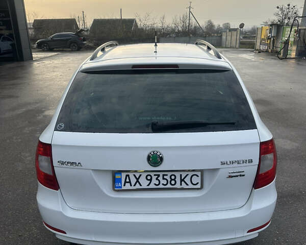 Белый Шкода Суперб, объемом двигателя 1.4 л и пробегом 178 тыс. км за 8000 $, фото 1 на Automoto.ua