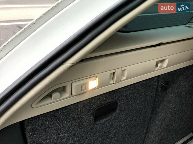 Белый Шкода Суперб, объемом двигателя 1.6 л и пробегом 242 тыс. км за 9800 $, фото 30 на Automoto.ua