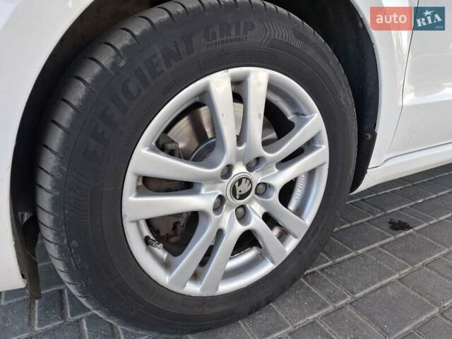 Белый Шкода Суперб, объемом двигателя 1.97 л и пробегом 219 тыс. км за 8900 $, фото 31 на Automoto.ua